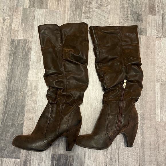 Brown Heeled Boots - Picture 2 of 2